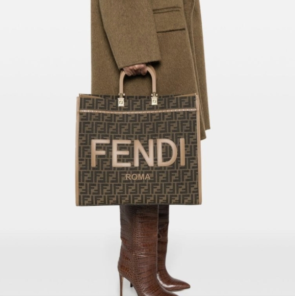 Fendi Sunshine Medium Tote Bag - Picture 7 of 11
